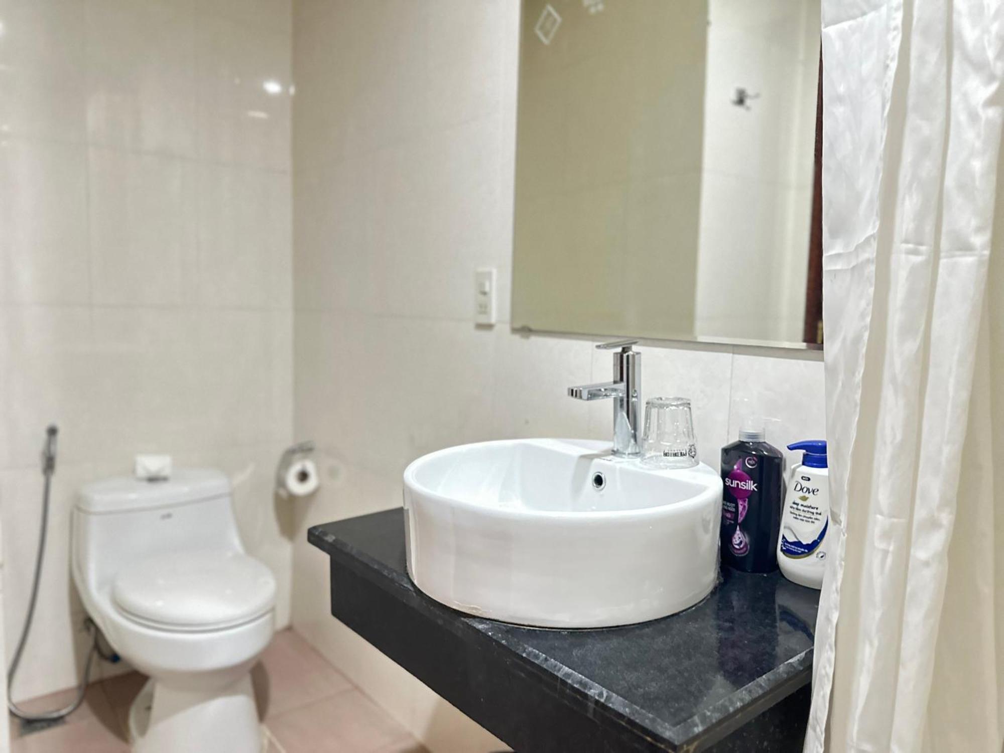 Ruby Star Hotel- Near Ben Thanh Market مدينة هوشي منه المظهر الخارجي الصورة