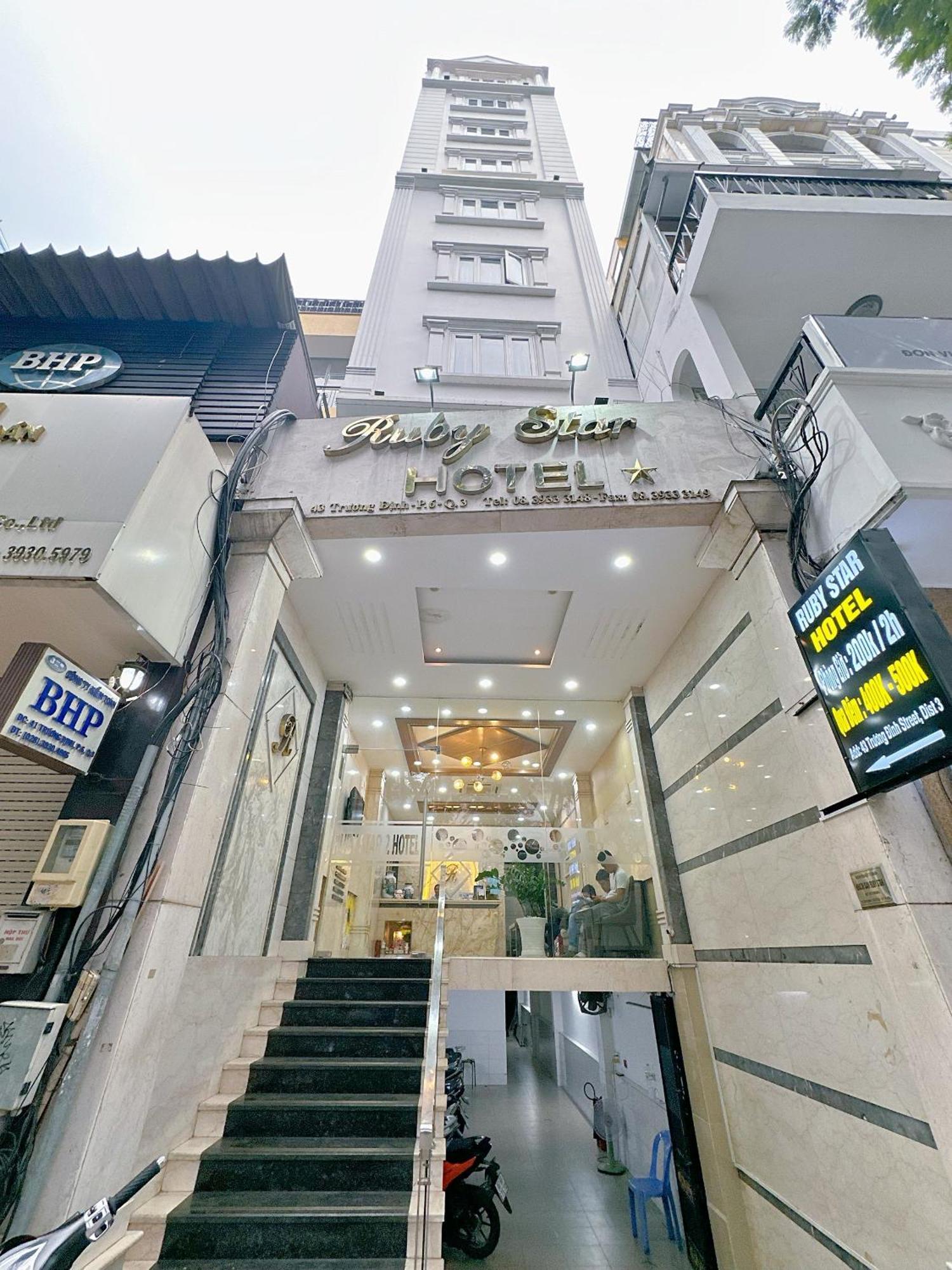 Ruby Star Hotel- Near Ben Thanh Market مدينة هوشي منه المظهر الخارجي الصورة
